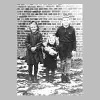 070-0004 Die drei Kinder der Familie Hinz. Von links Waltraud, Gisela und Reinhold im Jahre 1944..jpg